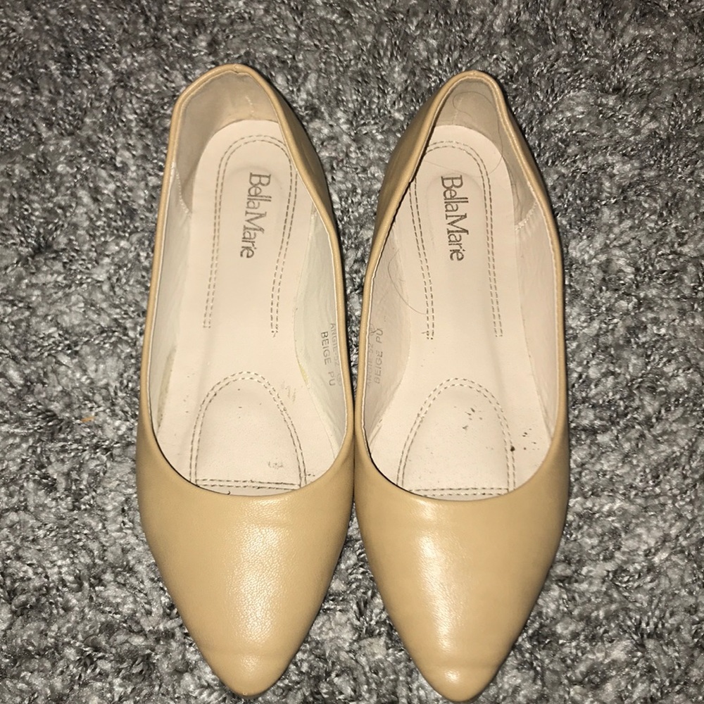 Nude ballet flats